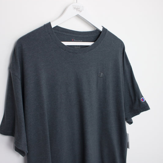 Vintage Champion t-shirt in grey. Best fits XL