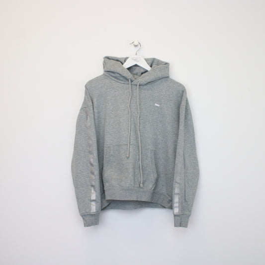 Vintage Levi's cropped hoodie in grey. Best fits M