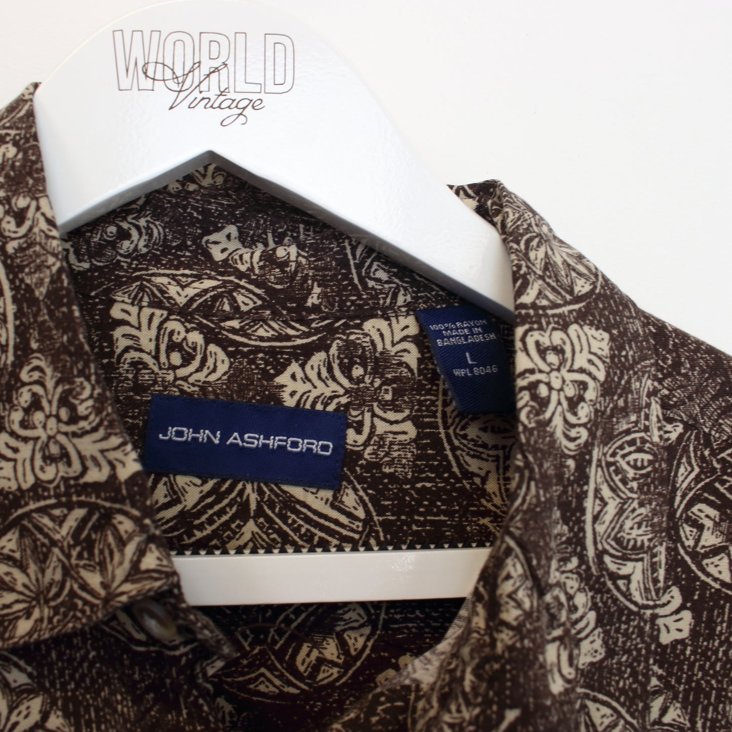 Vintage John Ashford hawaiian shirt in brown. Best fits L