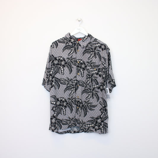 Vintage Junction West hawaiian shirt in grey. Best fits XL