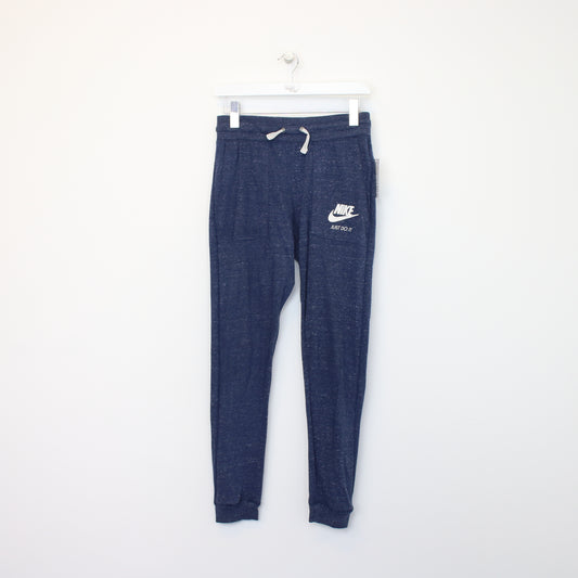 Vintage Nike joggers in blue. Best fits S