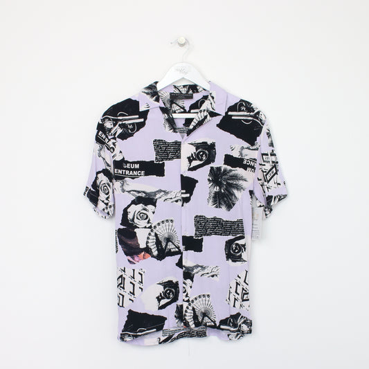 Vintage No Boundaries Hawaiian shirt in black and white. Best fits XS