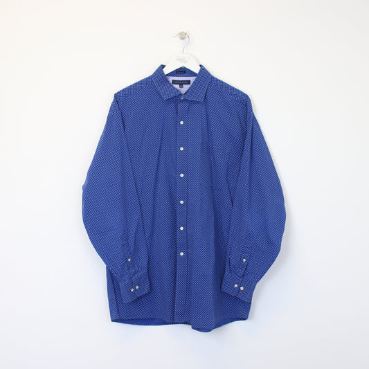 Vintage Tommy Hilfiger patterned shirt in blue. Best fits L