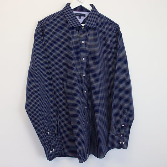 Vintage Tommy Hilfiger checked shirt in blue. Best fits L