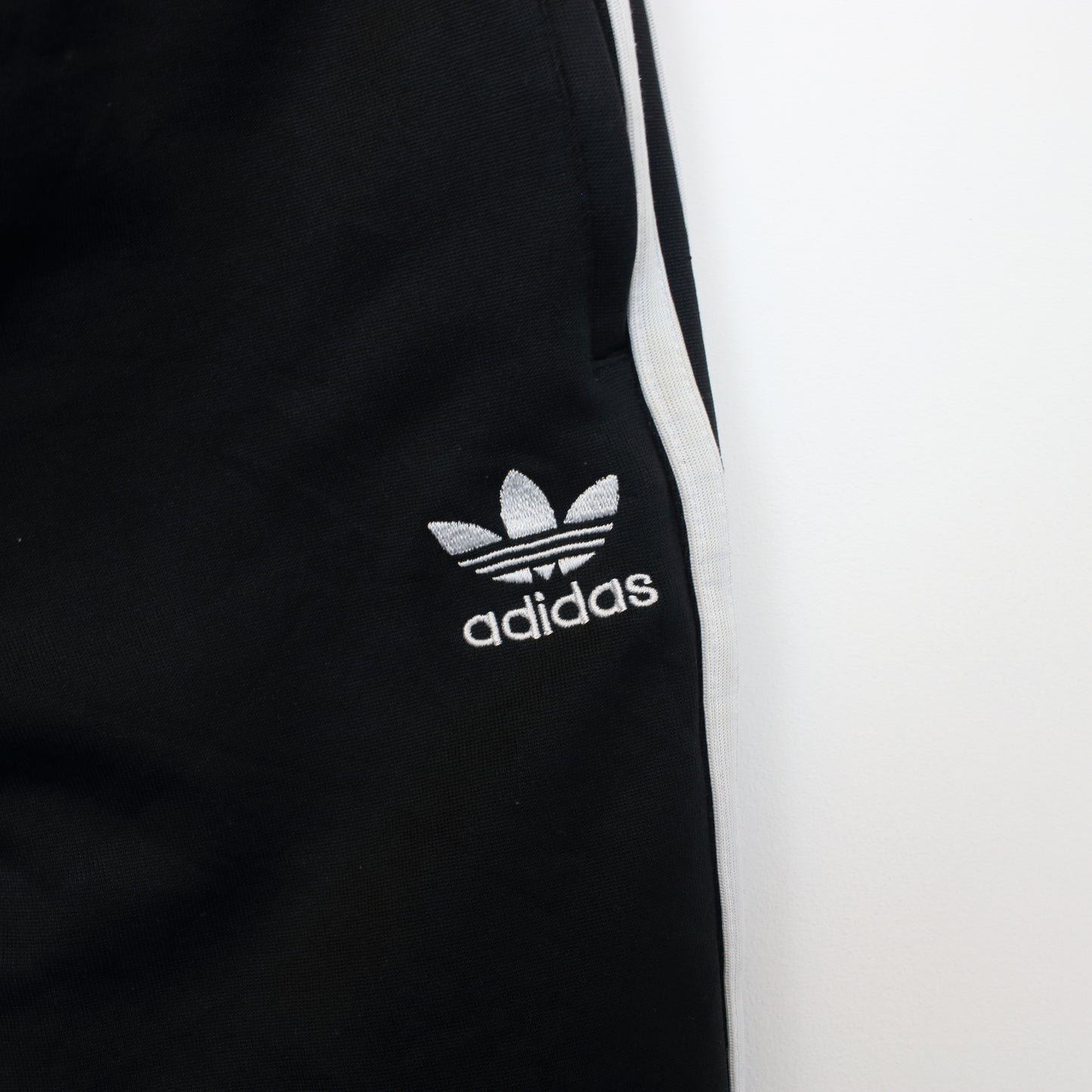 Vintage Adidas joggers in black. Best fit XS