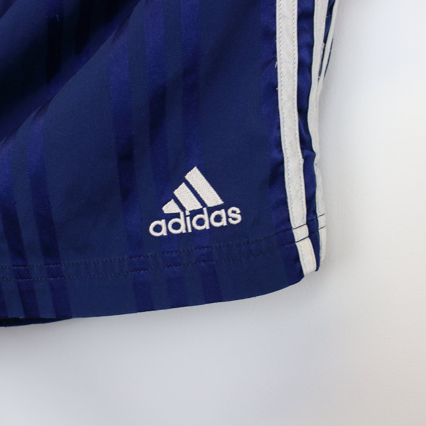 Vintage Adidas shorts in blue. Best fit S