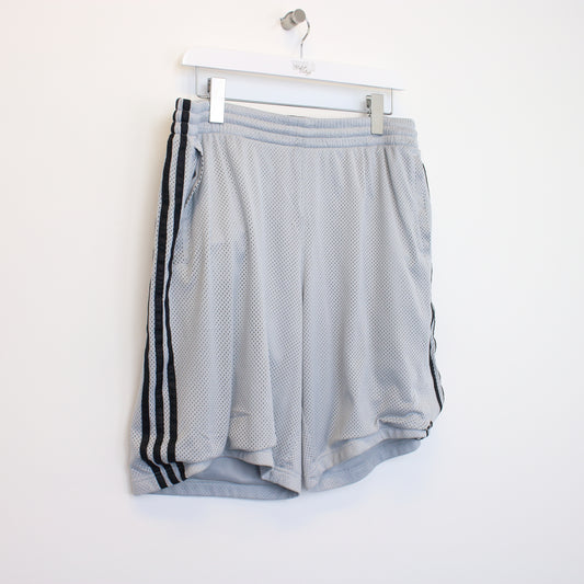 Vintage Adidas shorts in white and black. Best fit XL