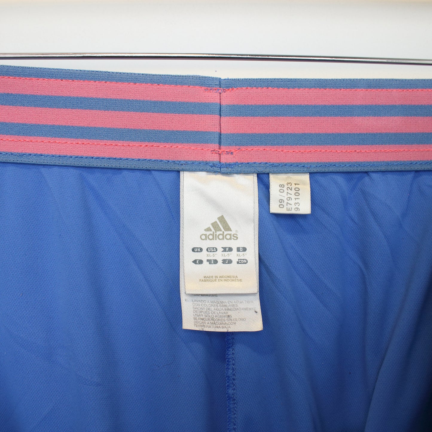 Vintage Adidas shorts in blue. Best fits XL