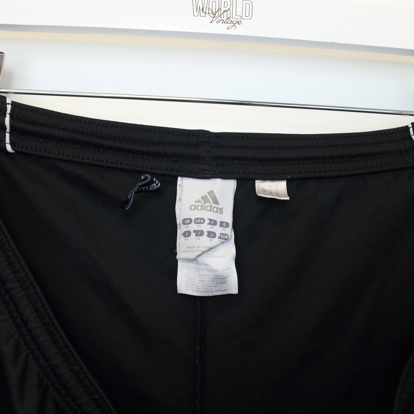 Vintage Adidas shorts in black. Best fits M