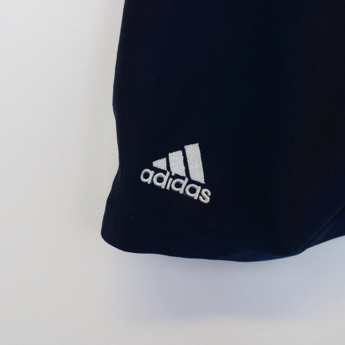 Vintage Adidas shorts in blue. Best fits M