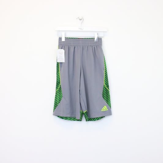 Vintage Adidas shorts in grey and green. Best fits S