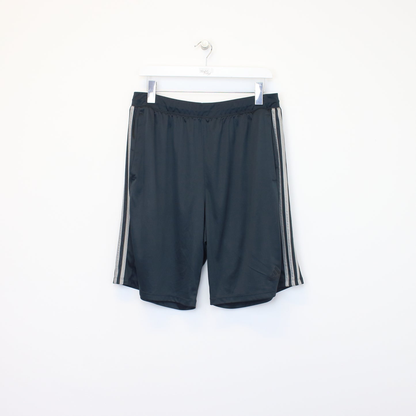 Vintage Adidas shorts in grey and black. Best fits XL