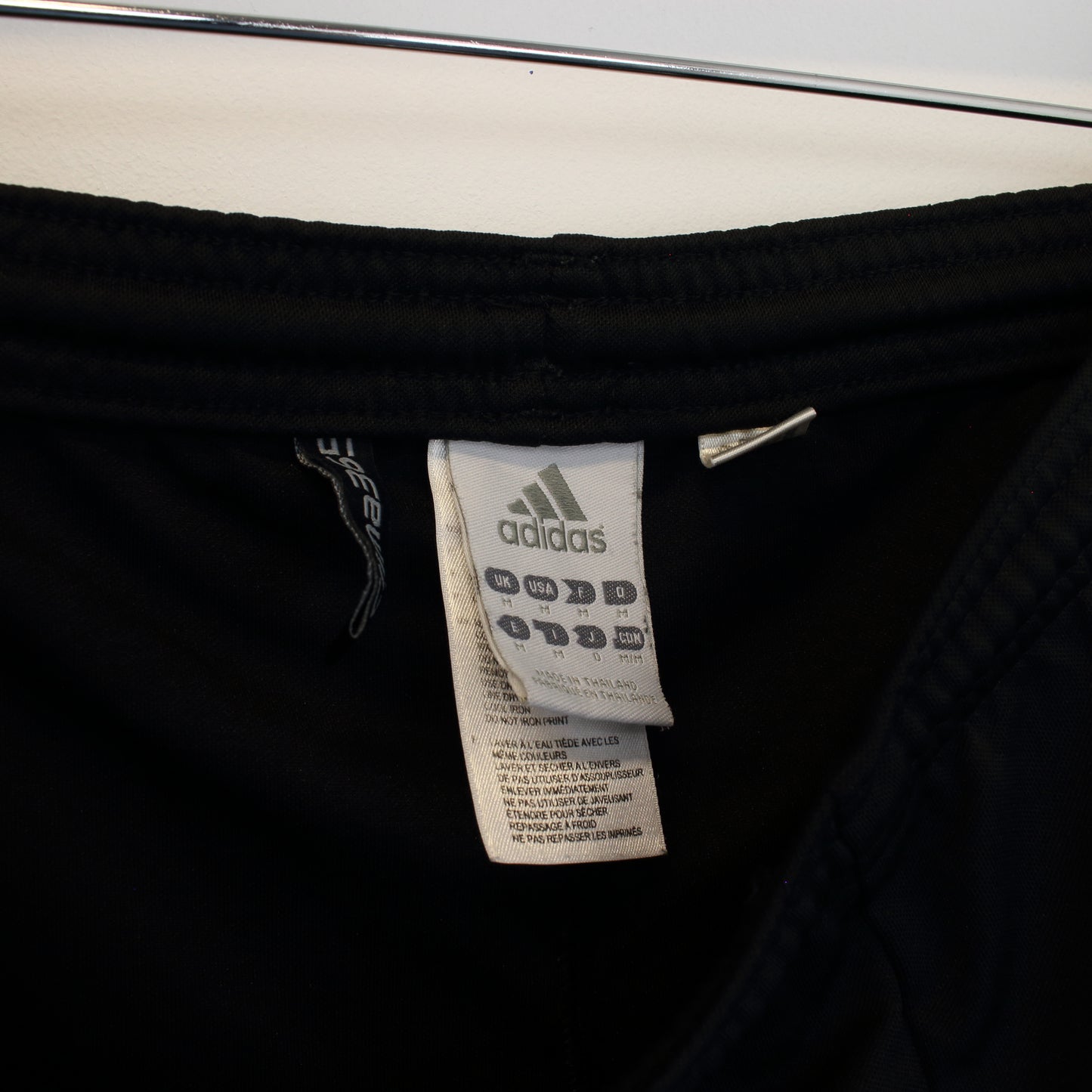 Vintage Adidas shorts in black. Best fits XL