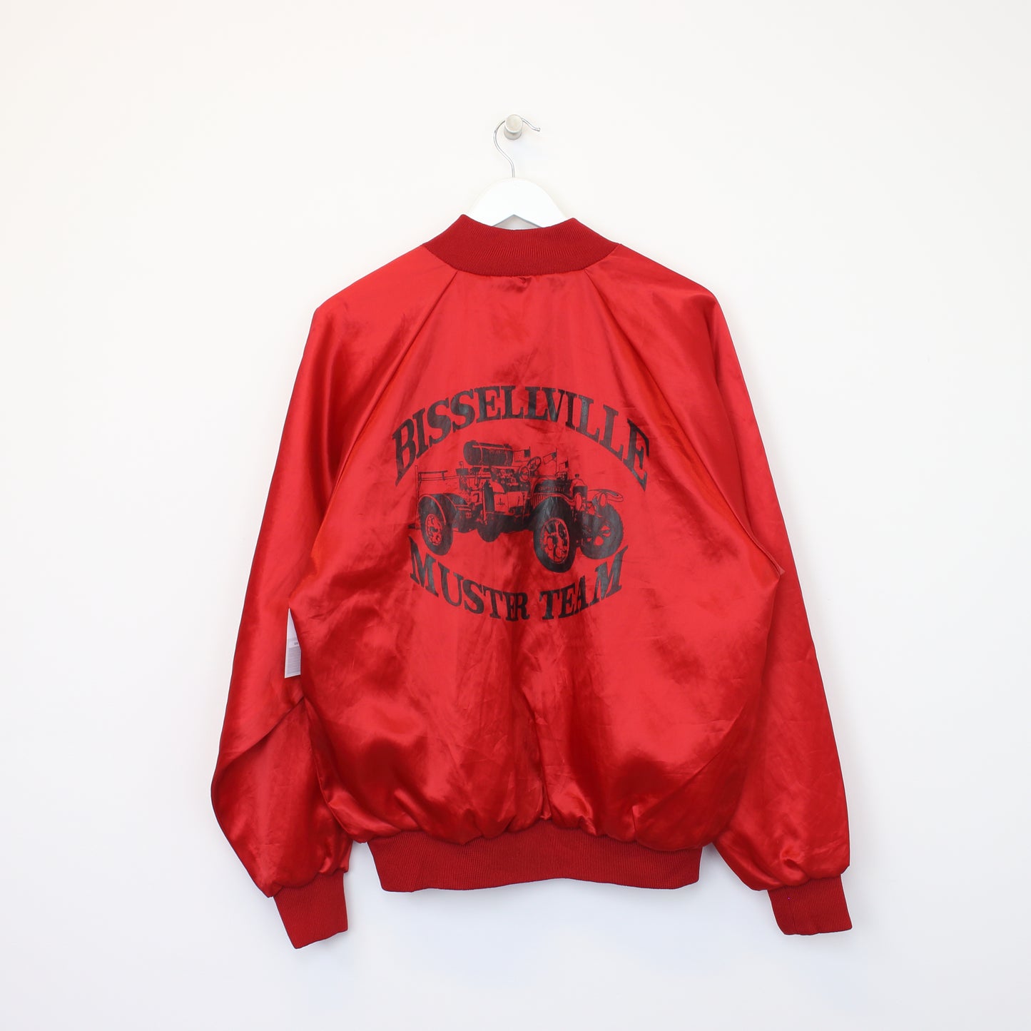 Vintage Auburn Bisselville Muster Team jacket in red. Best fits L