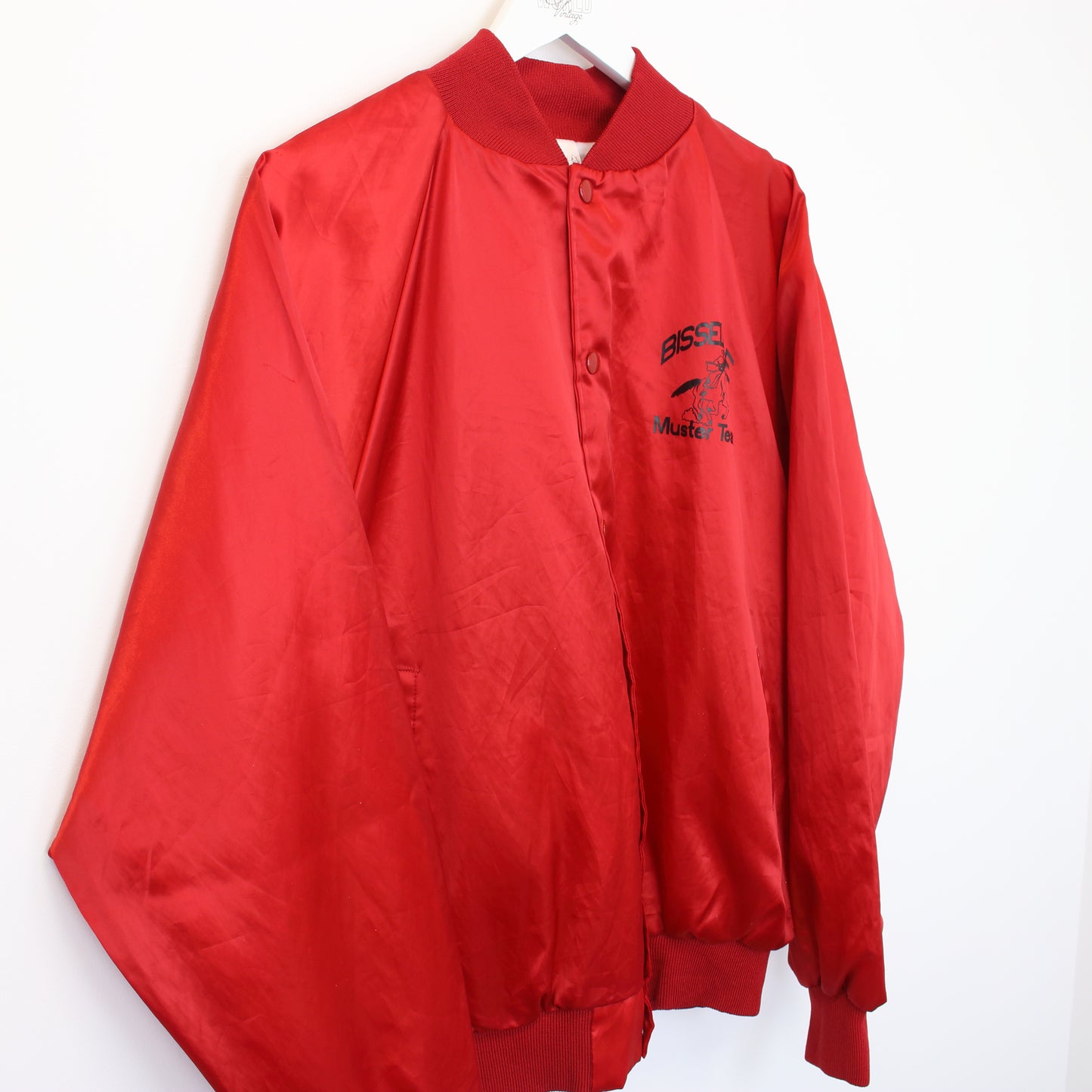 Vintage Auburn Bisselville Muster Team jacket in red. Best fits L