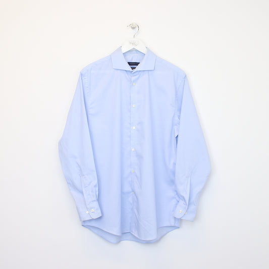 Vintage Tommy Hilfiger shirt in blue. Best fits L