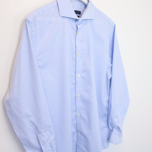 Vintage Tommy Hilfiger shirt in blue. Best fits L