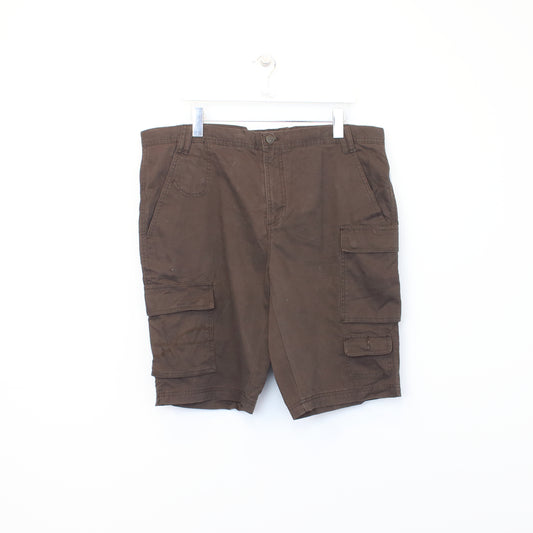 Vintage Celio Casual cargo shorts in brown. Best fits 40