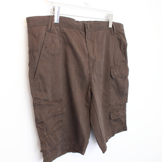 Vintage Celio Casual cargo shorts in brown. Best fits 40