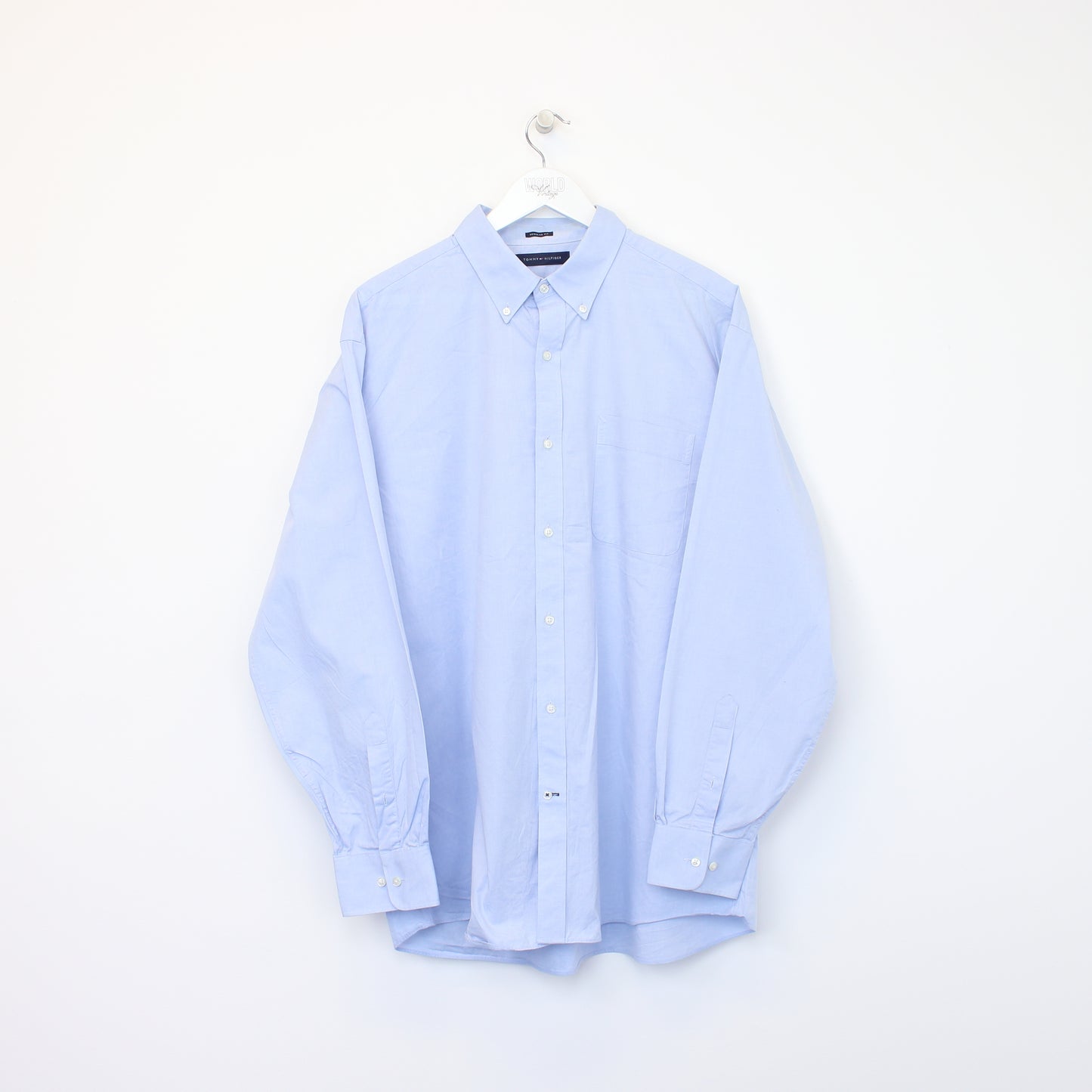 Vintage Tommy Hilfiger shirt in blue. Best fits L