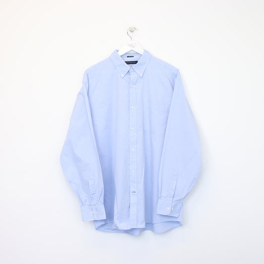 Vintage Tommy Hilfiger shirt in blue. Best fits L