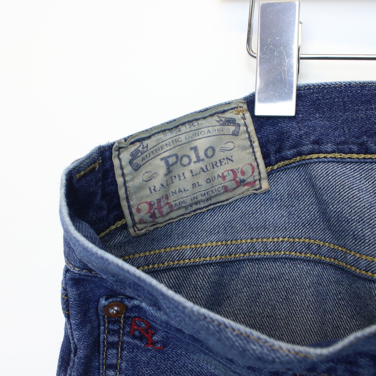 Vintage Ralph Lauren jeans in blue. Best fits 39