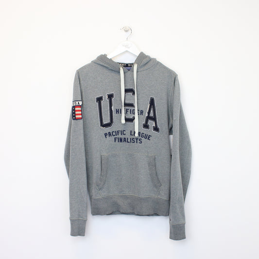 Vintage Tommy Hilfiger hoodie in grey. Best fits S