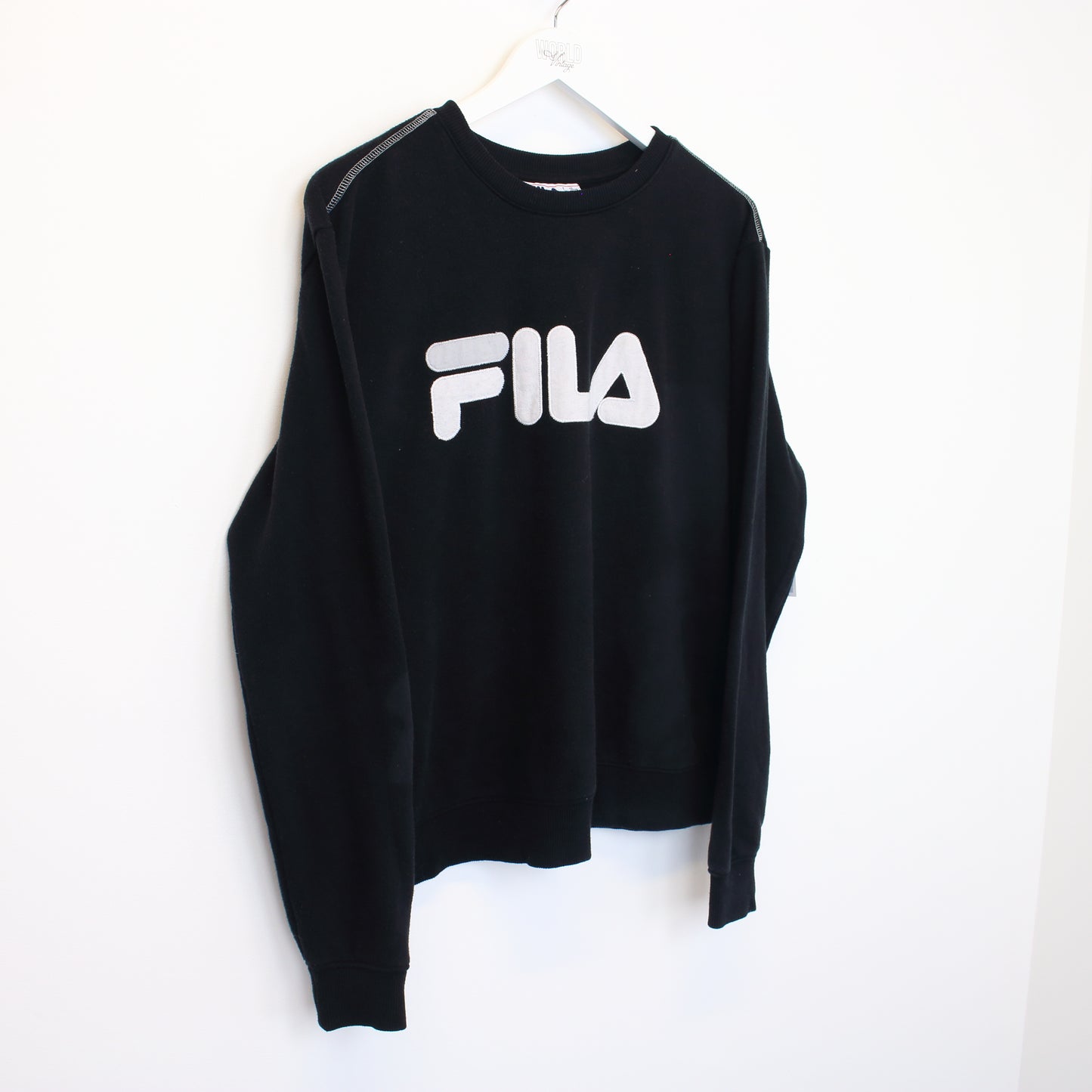 Vintage Fila sweatshirt in black. Best fits M