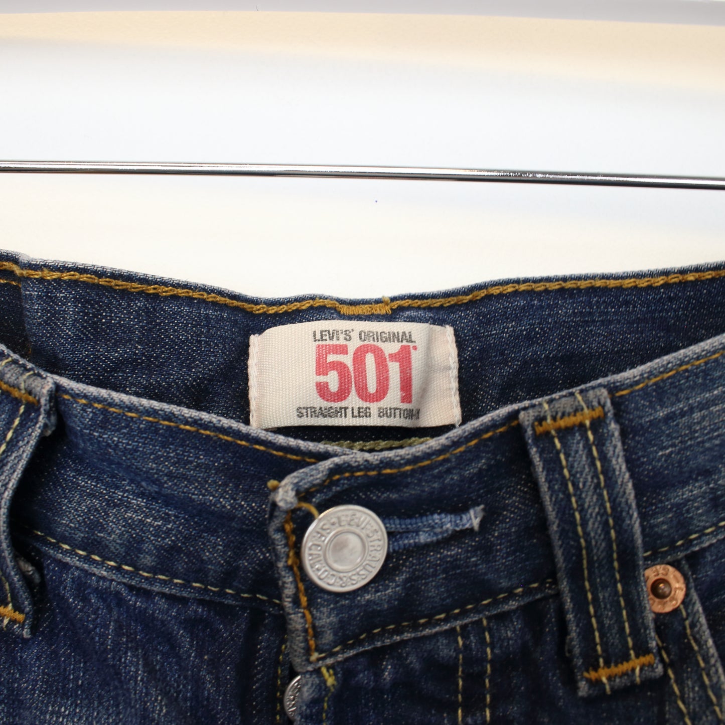 Vintage Levi's 501 jeans in blue. Best fits 30