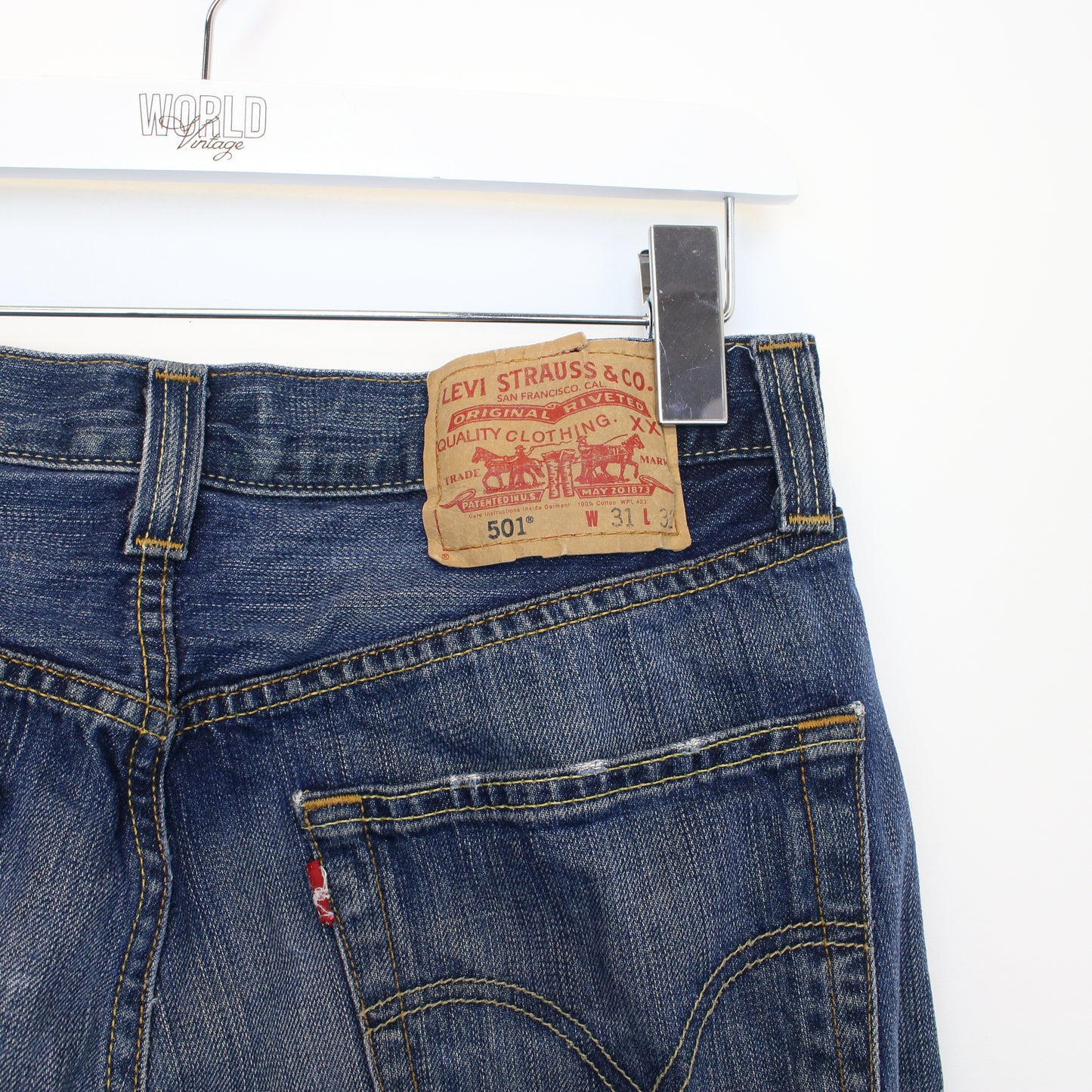 Vintage Levi's 501 jeans in blue. Best fits 30