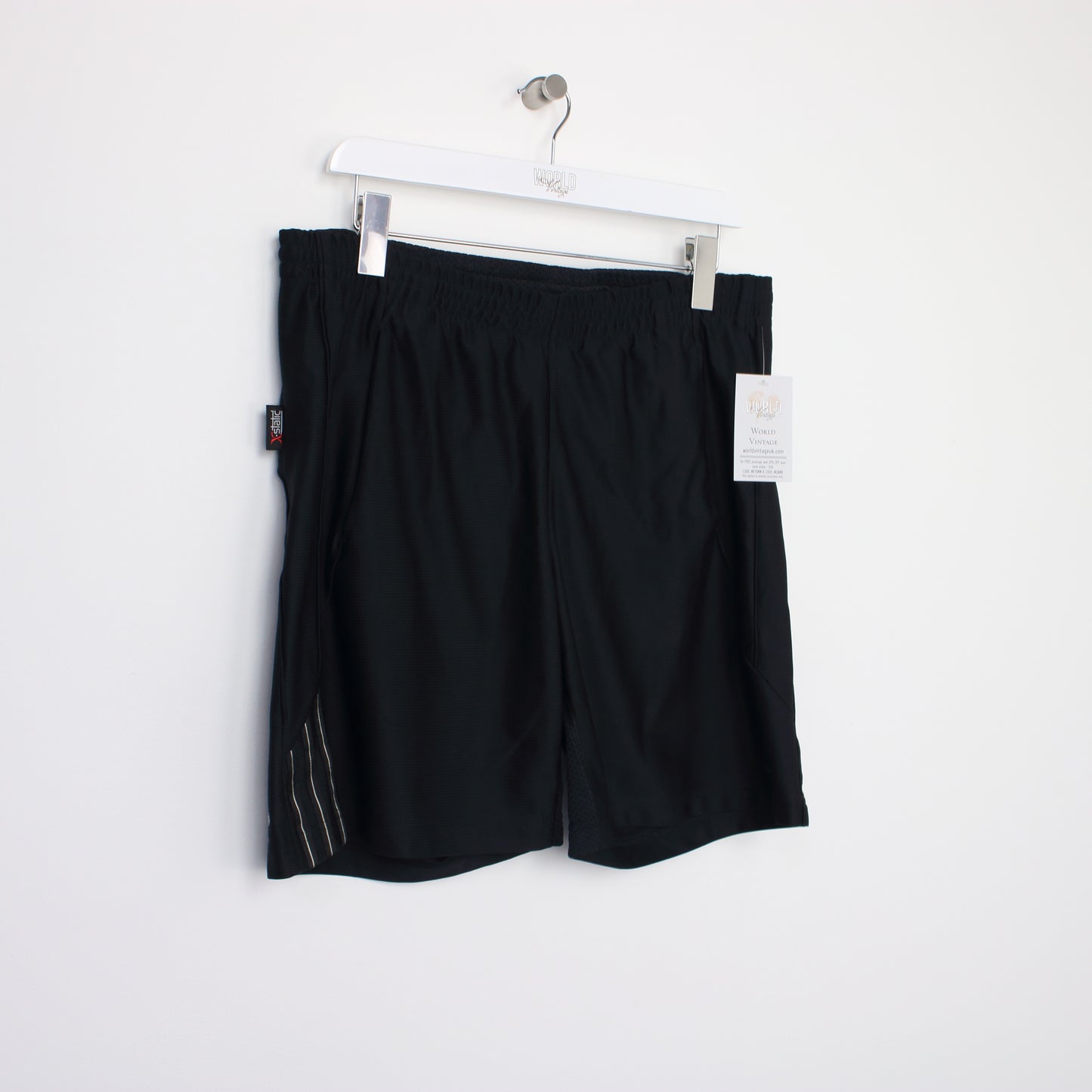 Vintage Adidas shorts in black. Best fits M