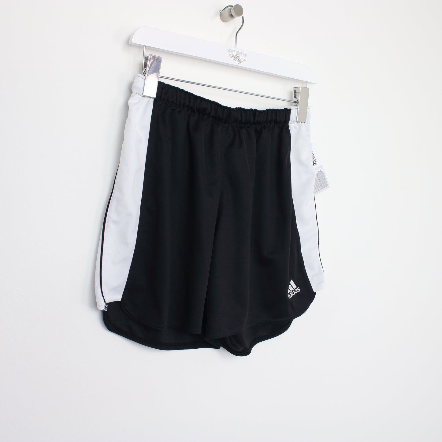 Vintage Adidas shorts in black and white. Best fits M