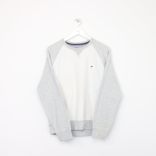 Vintage Tommy Hilfiger sweatshirt in grey and white. Best fits M