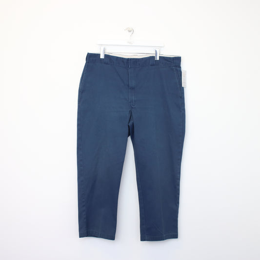 Vintage Dickies trousers in blue. Best fits W40 L27