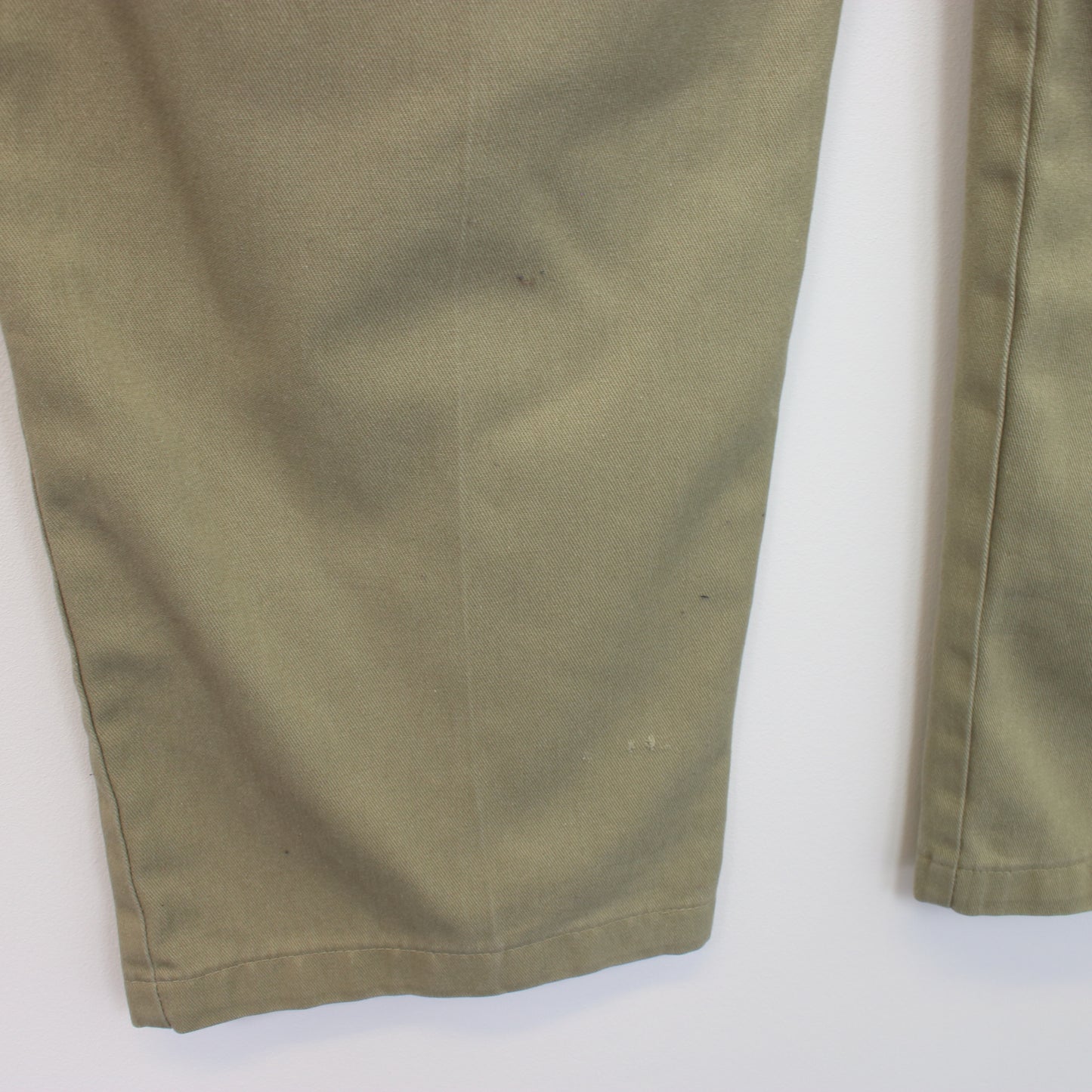 Vintage Dickies 874 original fit trousers in beige. Best fits W44