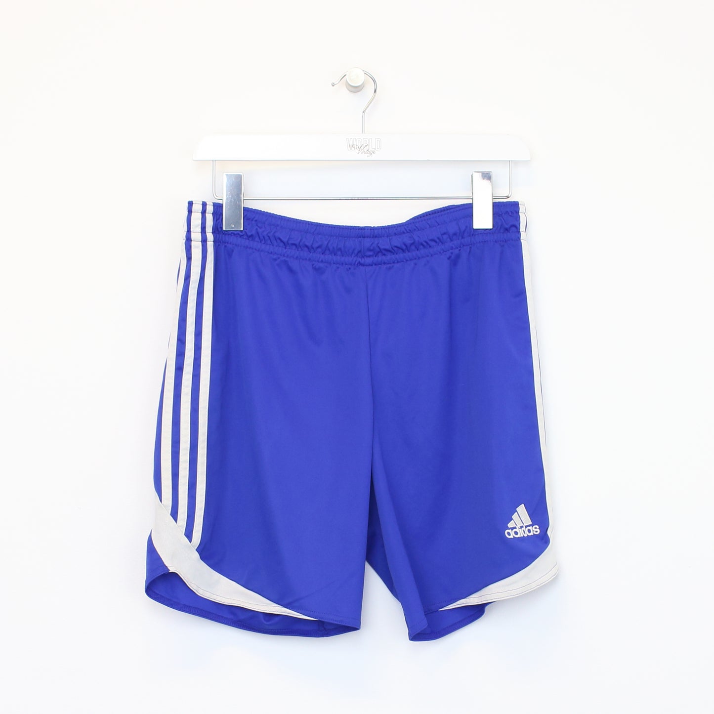 Vintage Adidas shorts in blue. Bet fits S