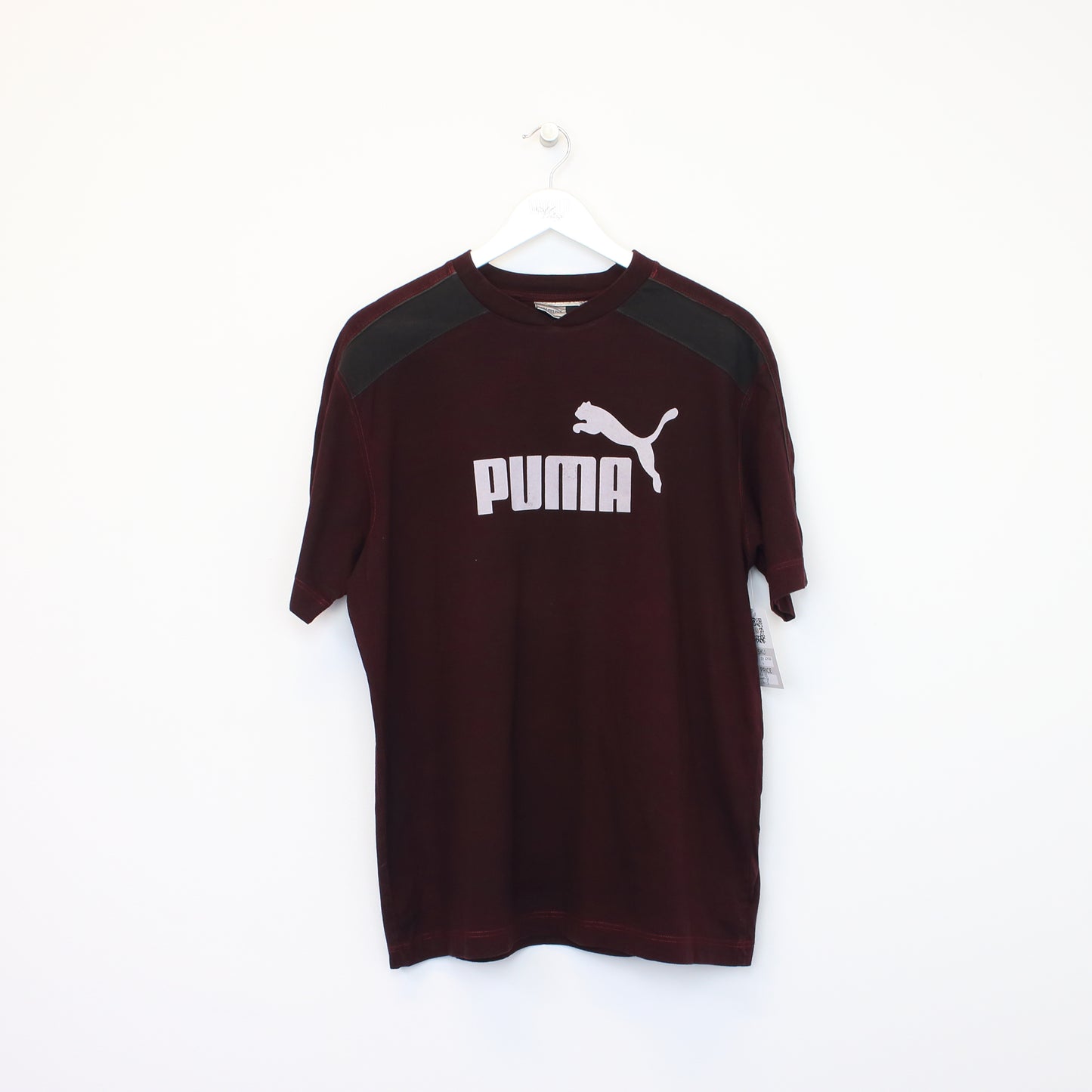 Vintage Puma spell out T-Shirt in burgundy. Best fits L