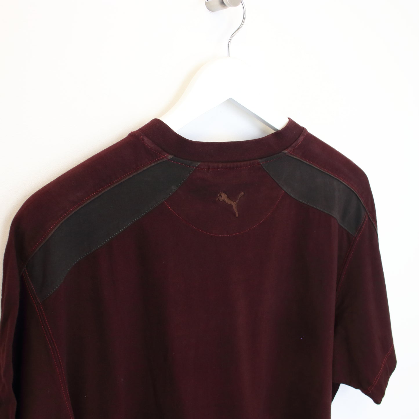 Vintage Puma spell out T-Shirt in burgundy. Best fits L