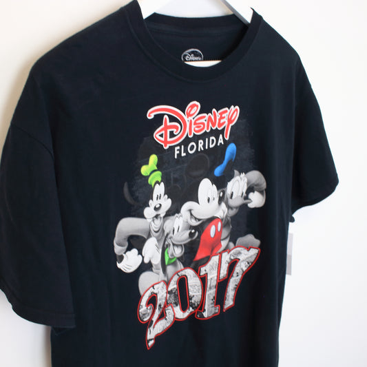 Vintage Disney T-Shirt in black. Best fits L