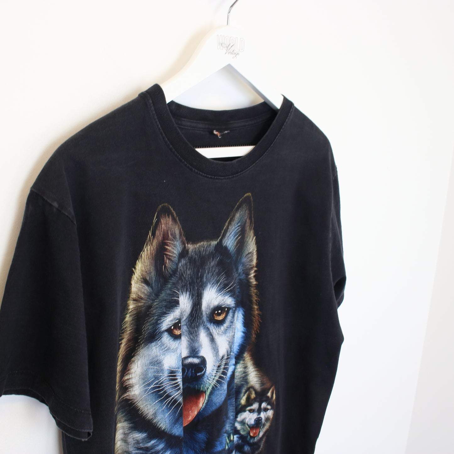 Vintage Unbranded wolf print T-Shirt in black. Best fits M