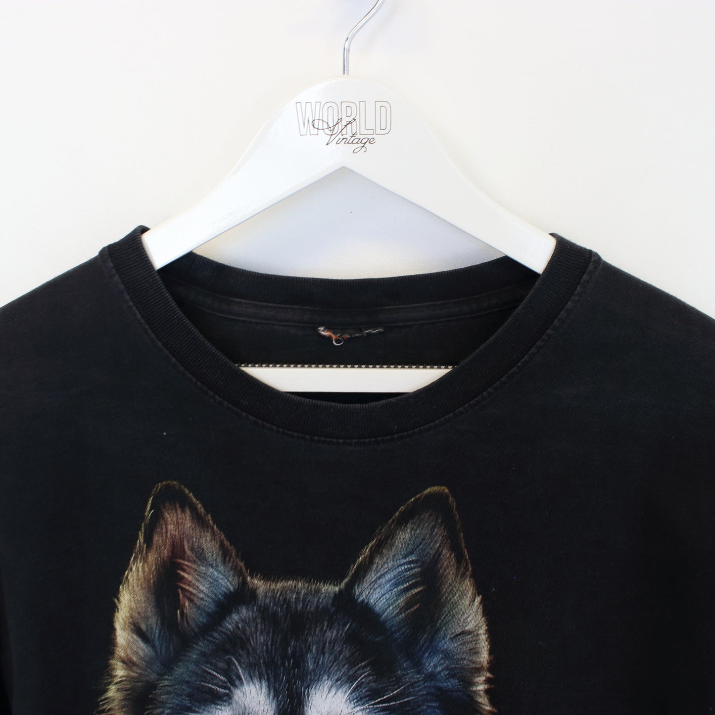 Vintage Unbranded wolf print T-Shirt in black. Best fits M