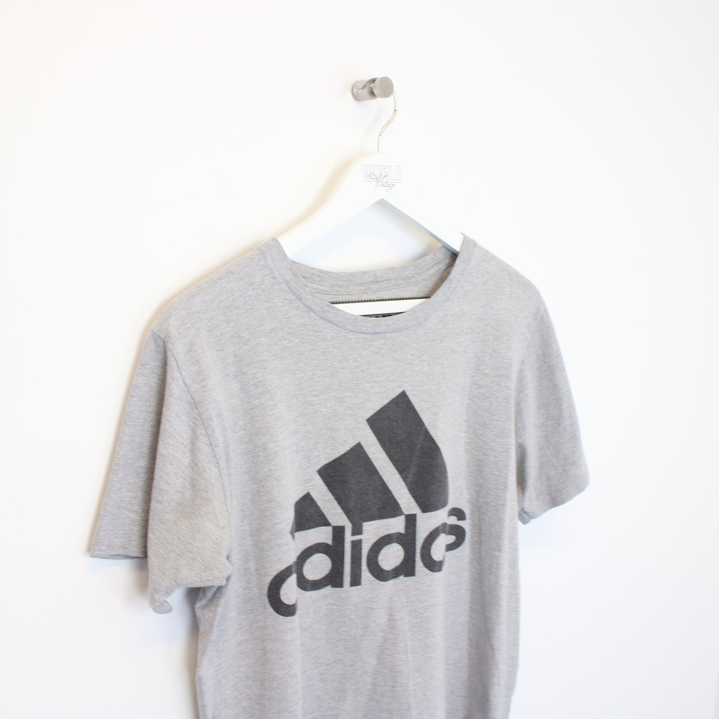 Vintage Adidas spell out T-Shirt in grey. Best fits M