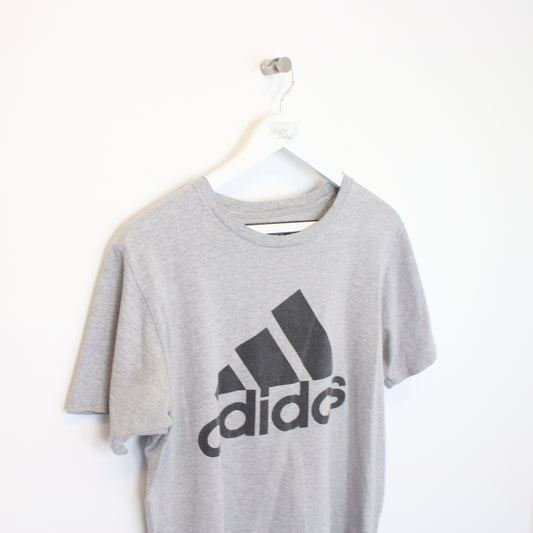 Vintage Adidas spell out T-Shirt in grey. Best fits M