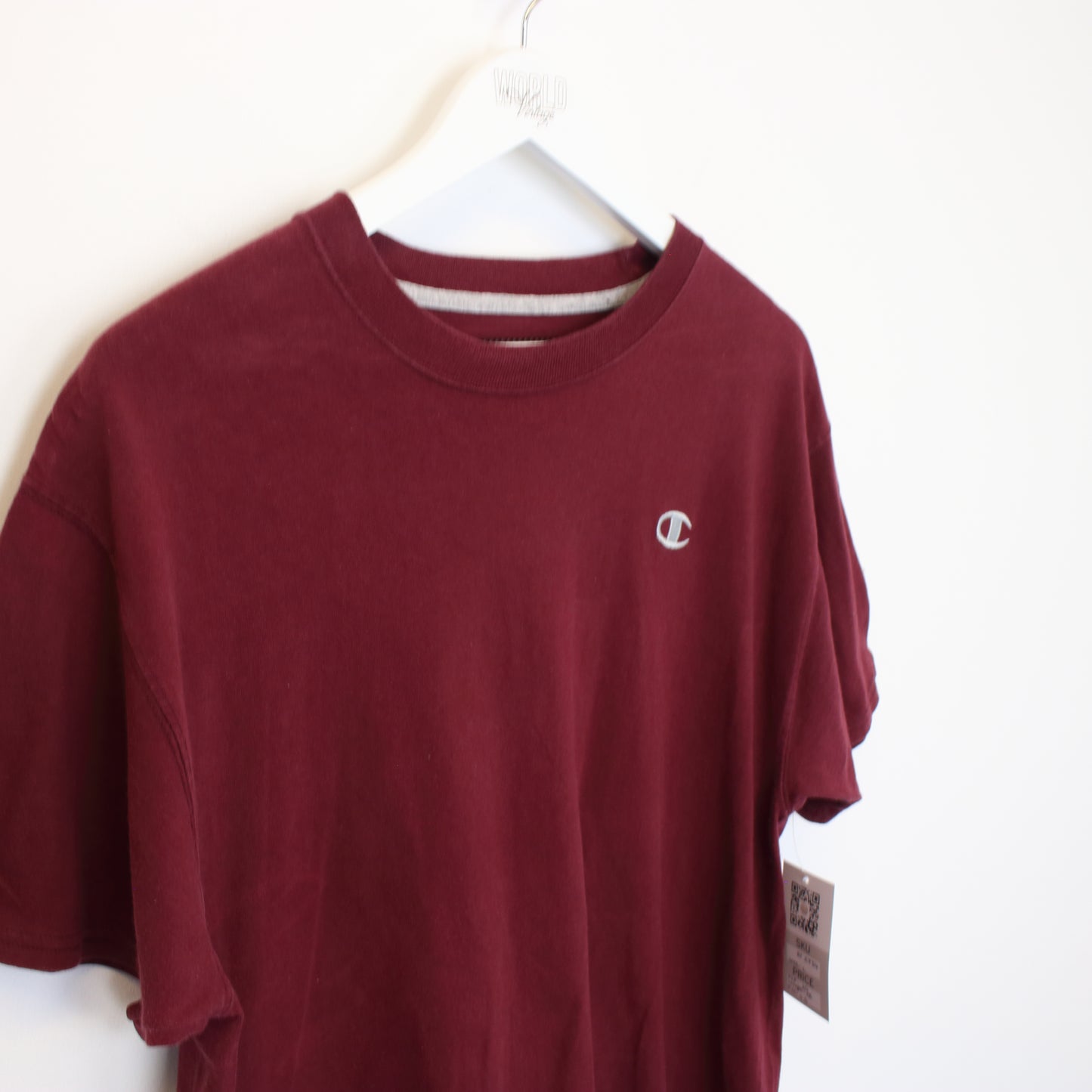 Vintage Champion T-Shirt in burgundy. Best fits L