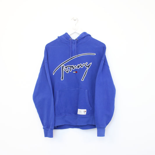 Vintage Tommy Hilfiger hoodie in blue. Best fits M