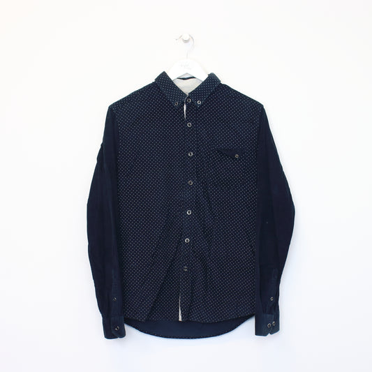 Vintage Tonlion shirt in black. Best fits M