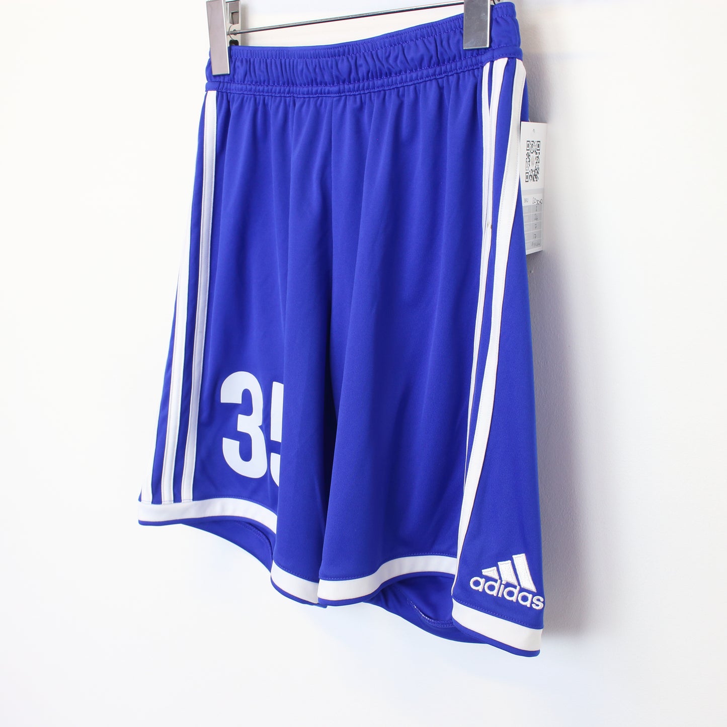 Vintage Adidas shorts in blue. Best fits S