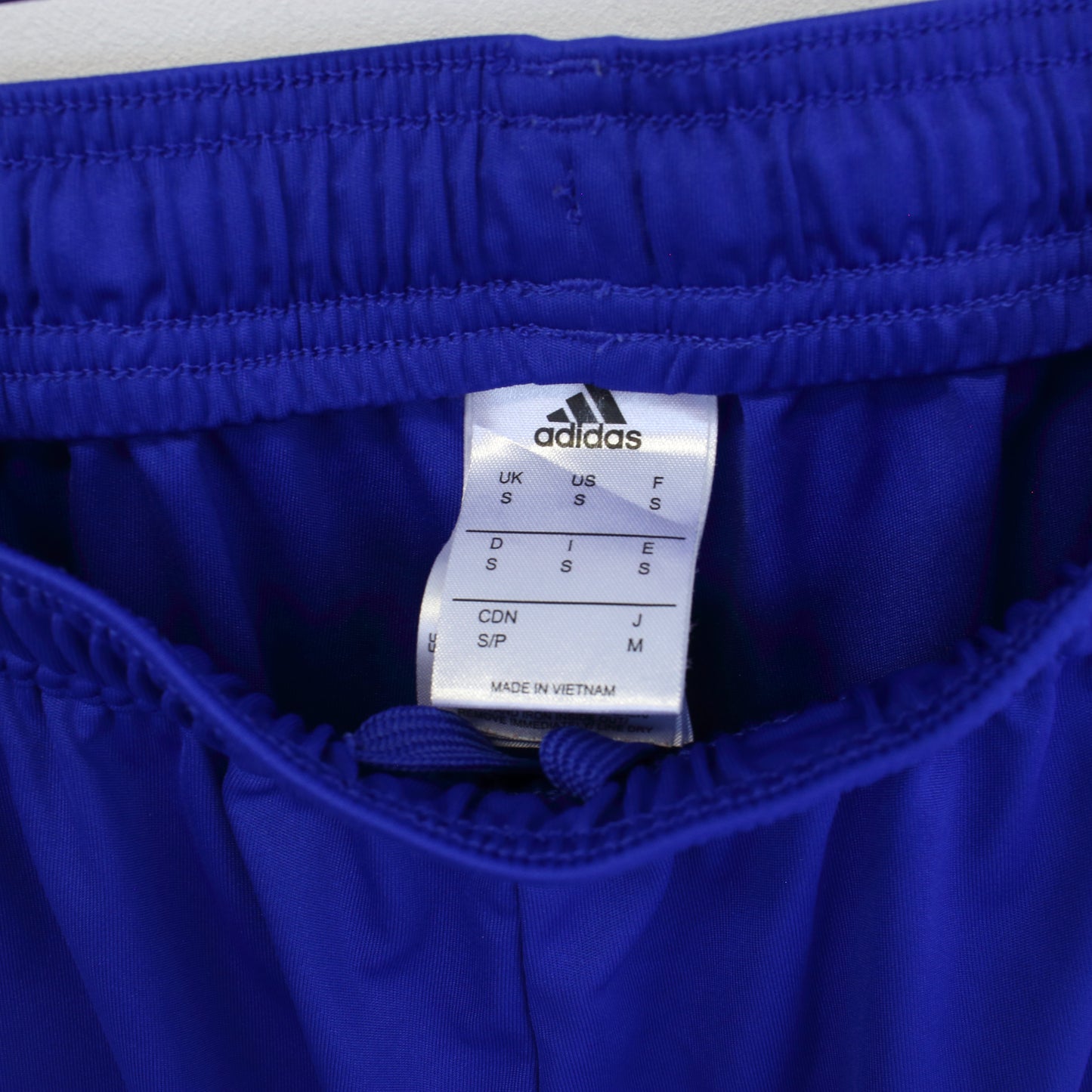 Vintage Adidas shorts in blue. Best fits S