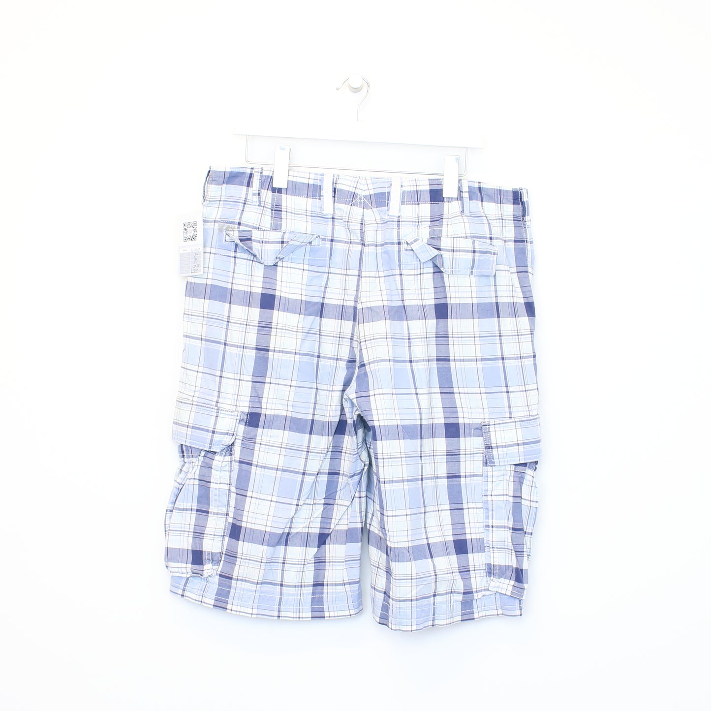 Vintage GAP cargo shorts in white and blue checked. Best fits 36