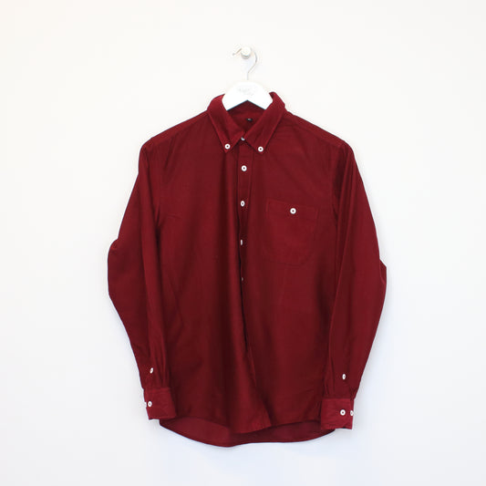 Vintage corduroy shirt in burgundy. Best fits S